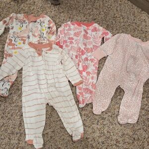 NEST Fragrances Pink and White Kids Footies Set